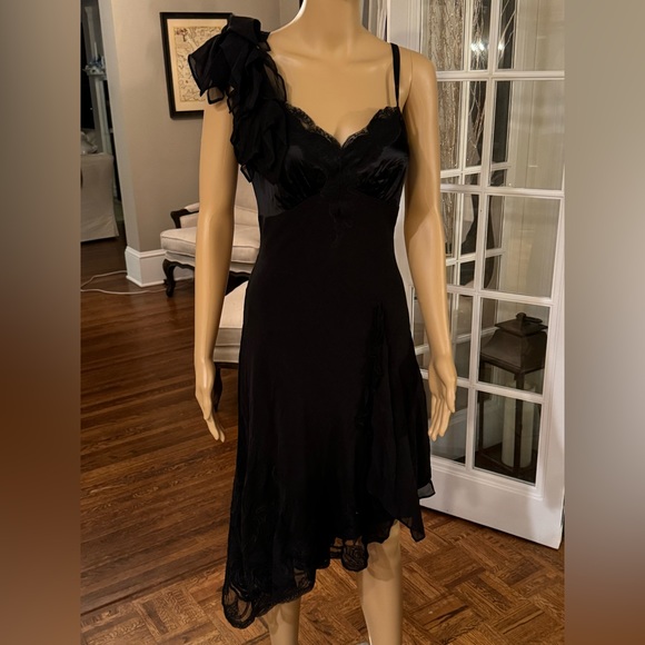 Beautiful Karen Millen dress, size 8 in 100% silk. Gorgeous appliqué. - Picture 11 of 15